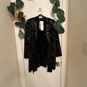 Notations Cardigans Women’s
Formal Black Burnout Floral Long Sleeve 1X Jacket
